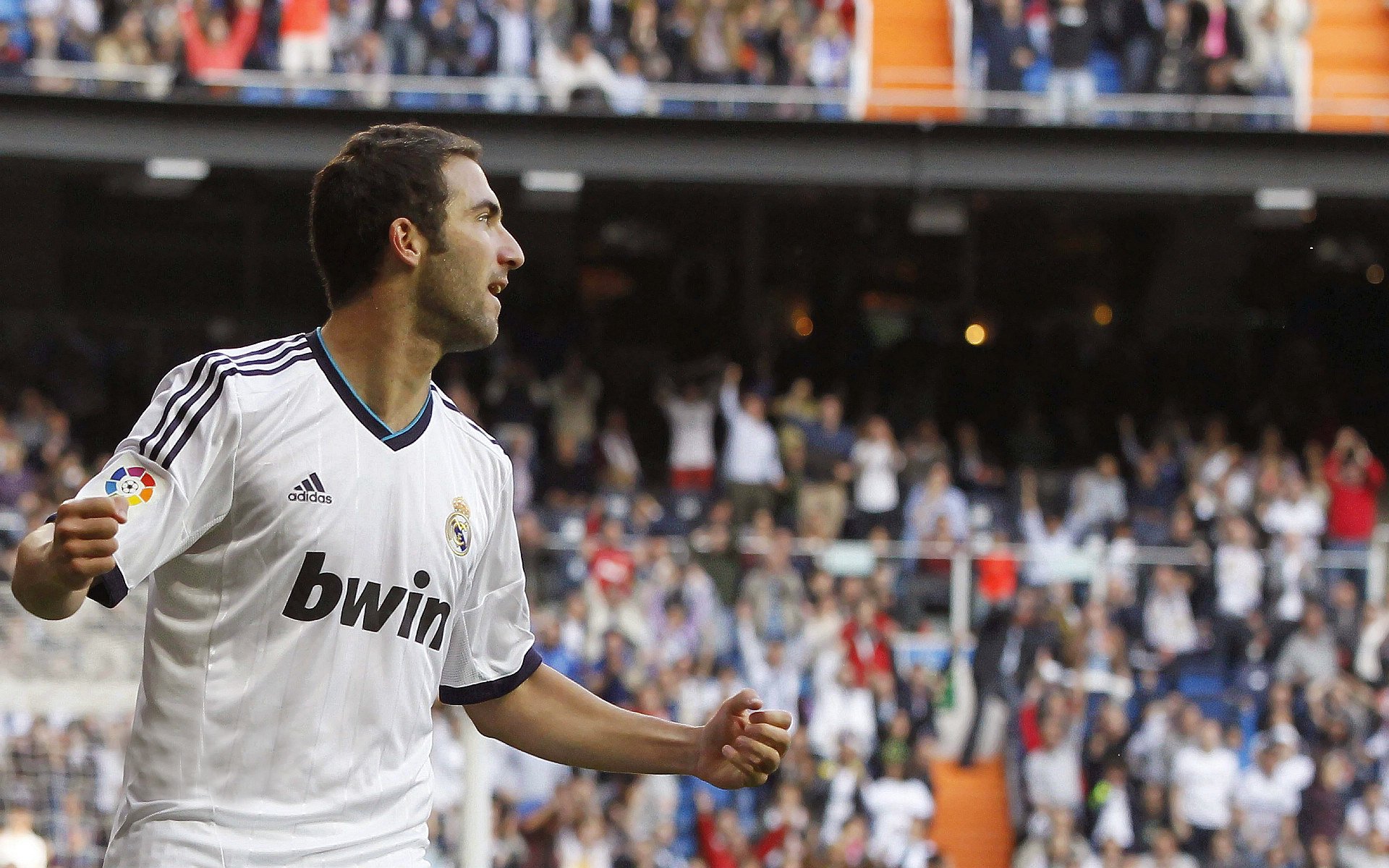 皇马全面压制乌拉圭，恩佐成为关键先生